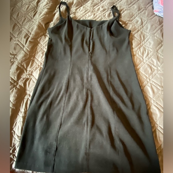 Mid length black dress - Picture 7 of 8